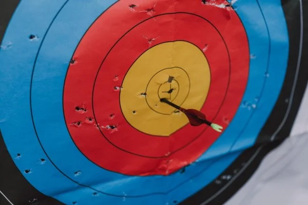 archery target gold arrow